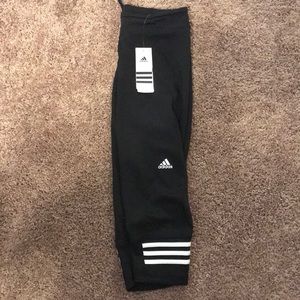 Women’s Adidas Capri style exercise leggings
